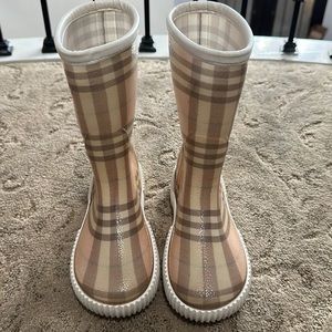 Burberry Rain Boots Kids Size 1/2 33/34